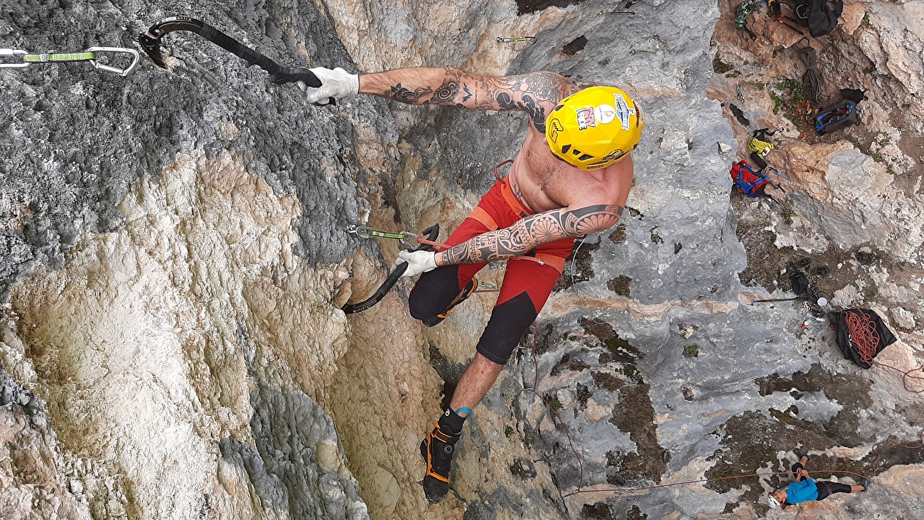 Ginedryo Collepardo drytooling - Lele Bagnoli escalade 'Friends of Dry' à Ginedryo, Collepardo Ginedryo Collepardo drytooling - Lele Bagnoli escalade 'Friends of Dry' à Ginedryo, Collepardo