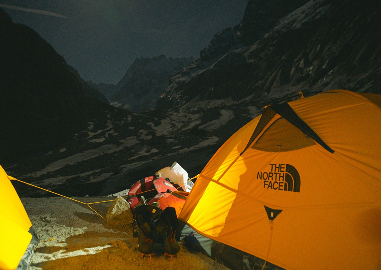 Eiger, Matterhorn, Grandes Jorasses, Benjamin Védrines, Léo Billon - Grandes Jorasses Colton-McIntyre (Benjamin Védrines, Léo Billon 11/04/2025) Eiger, Matterhorn, Grandes Jorasses, Benjamin Védrines, Léo Billon - Grandes Jorasses Colton-McIntyre (Benjamin Védrines, Léo Billon 11/04/2025)