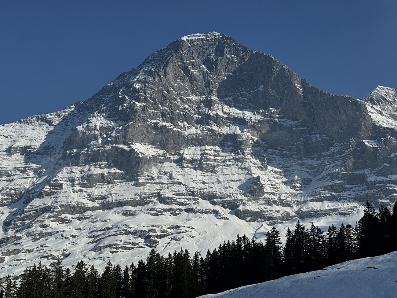 Eiger, Matterhorn, Grandes Jorasses, Benjamin Védrines, Léo Billon - Eiger Heckmair Route (Benjamin Védrines, Léo Billon 07/04/2025)