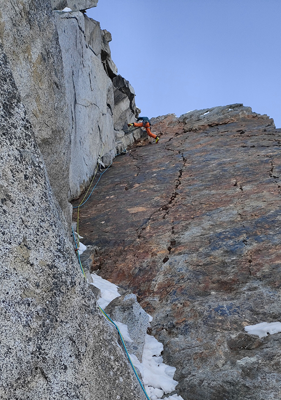 Cima Busazza Presanella, Natural Logic, Emanuele Andreozzi, Stefano Falezza - Réalisation de la première ascension de 'Natural Logic' sur Cima Busazza, Presanella (Emanuele Andreozzi, Stefano Falezza 14/12/2025) Cima Busazza Presanella, Natural Logic, Emanuele Andreozzi, Stefano Falezza - Réalisation de la première ascension de 'Natural Logic' sur Cima Busazza, Presanella (Emanuele Andreozzi, Stefano Falezza 14/12/2025)