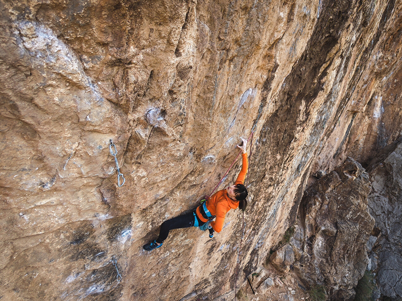 Ievgeniia Kazbekova - JENY KAZBOVA S ENVOYANT 'nessary Evil' (8C+) à Virgin River Gorge, États-Unis, décembre Ievgeniia Kazbekova - JENY KAZBOVA S ENVOYANT 'nessary Evil' (8C+) à Virgin River Gorge, États-Unis, décembre
