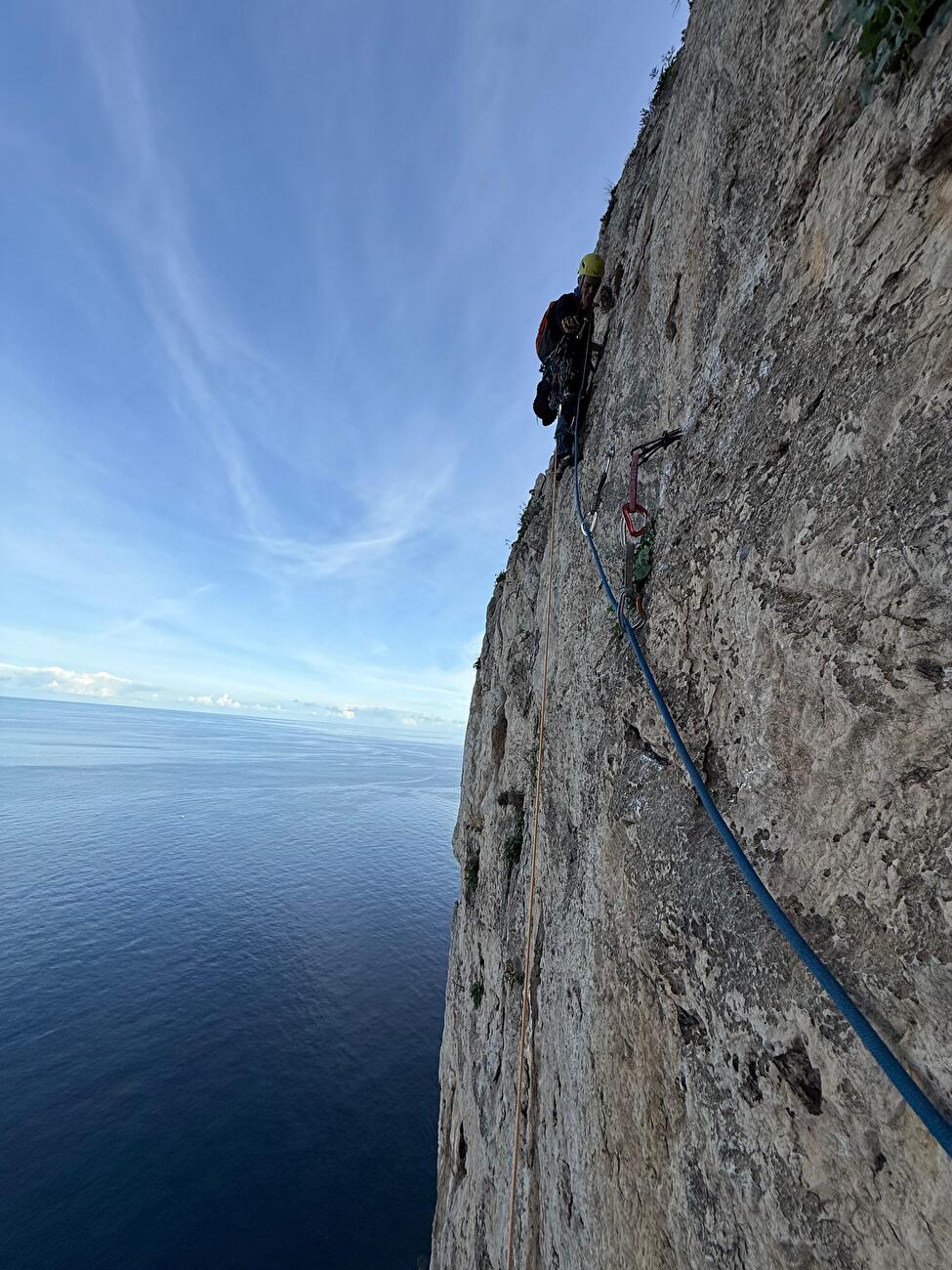 Pizzo della Sella, Monte Gallo, Apennins siciliens, Massimo Flaccavento, Claudio Trovato - La première ascension des « Pêcheurs de rêves », Pizzo della Sella, Monte Gallo, Apennins siciliens (Massimo Flaccavento, Claudio Trovato, 14-15/11/2025) Pizzo della Sella, Monte Gallo, Apennins siciliens, Massimo Flaccavento, Claudio Trovato - La première ascension des « Pêcheurs de rêves », Pizzo della Sella, Monte Gallo, Apennins siciliens (Massimo Flaccavento, Claudio Trovato, 14-15/11/2025)