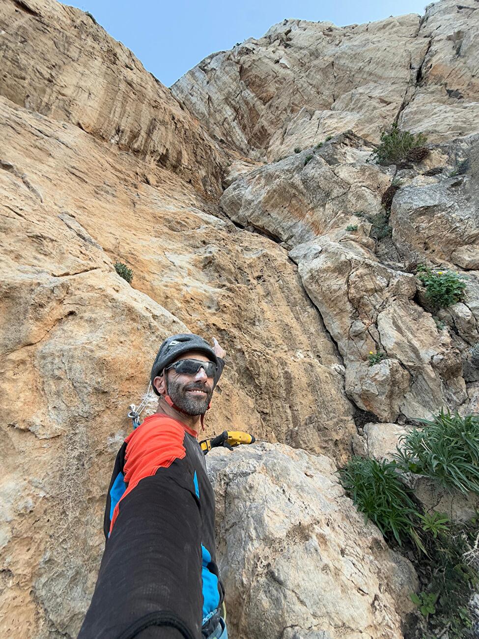 Pizzo della Sella, Monte Gallo, Apennins siciliens, Massimo Flaccavento, Claudio Trovato - La première ascension des « Pêcheurs de rêves », Pizzo della Sella, Monte Gallo, Apennins siciliens (Massimo Flaccavento, Claudio Trovato, 14-15/11/2025) Pizzo della Sella, Monte Gallo, Apennins siciliens, Massimo Flaccavento, Claudio Trovato - La première ascension des « Pêcheurs de rêves », Pizzo della Sella, Monte Gallo, Apennins siciliens (Massimo Flaccavento, Claudio Trovato, 14-15/11/2025)