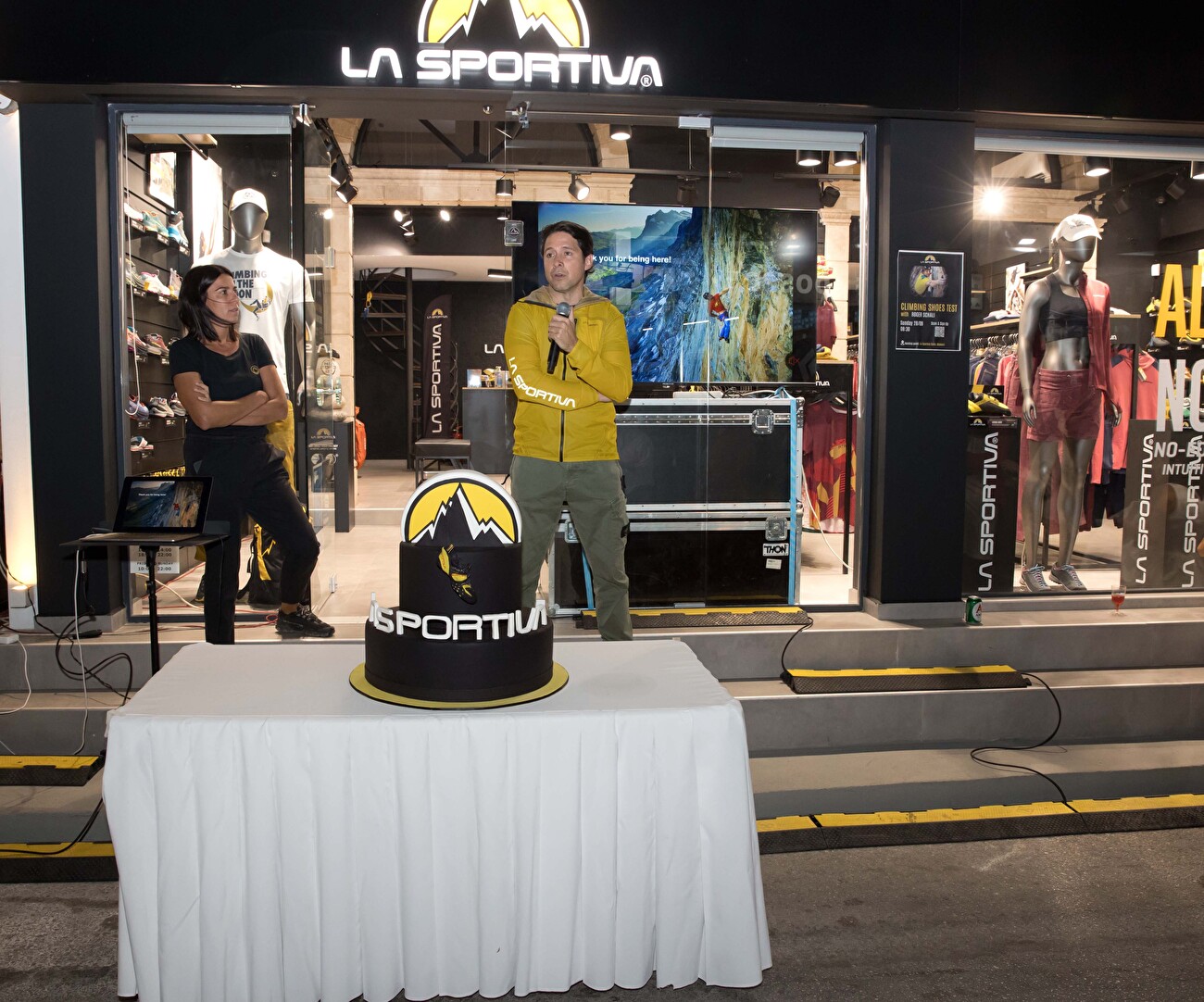 Grande ouverture réussie du magasin La Sportiva à Kalymnos