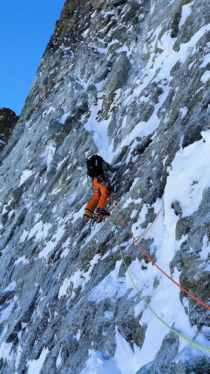 Dent Blanche, Olivier Kolly, Filippo Sala, Silvan Schüpbach - The first ascent of 'Le clin d’œil' on Dent Blanche (4357m), Switzerland (Olivier Kolly, Filippo Sala, Silvan Schüpbach 28-29/12/2025) Dent Blanche, Olivier Kolly, Filippo Sala, Silvan Schüpbach - The first ascent of 'Le clin d’œil' on Dent Blanche (4357m), Switzerland (Olivier Kolly, Filippo Sala, Silvan Schüpbach 28-29/12/2025)