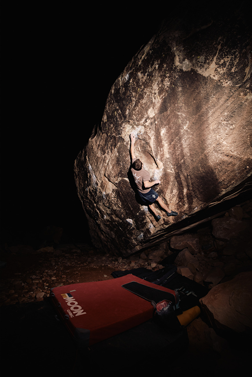Simon Lorenzi Shaolin - Simon Lorenzi envoie 'Shaolin' (9A) à Red Rocks, USA le 27/12/2025 Simon Lorenzi Shaolin - Simon Lorenzi envoie 'Shaolin' (9A) à Red Rocks, USA le 27/12/2025