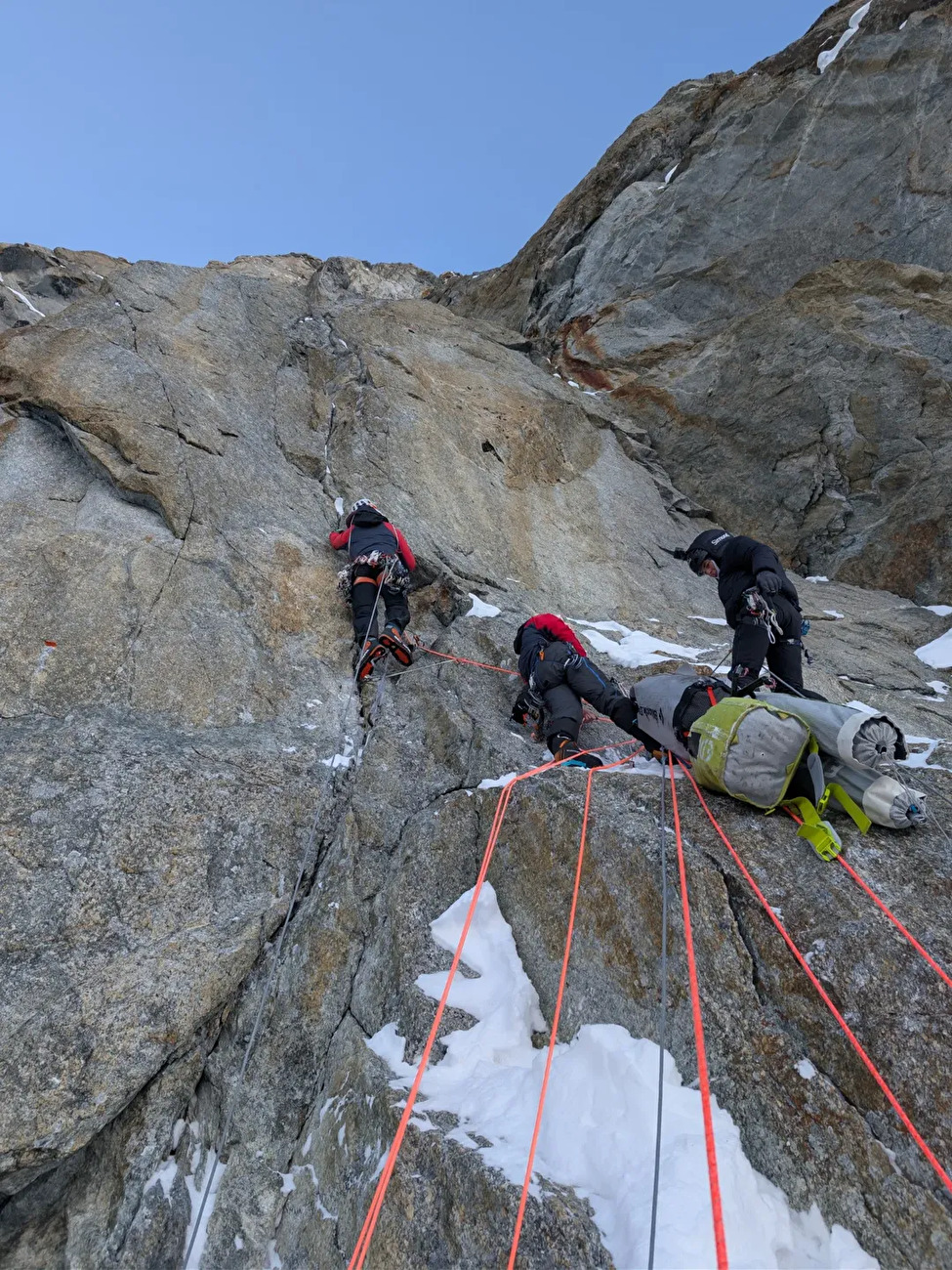 Grandes Jorasses Point Whymper, Léo Billon, Amaury Fouillade, Nicolas Jean, Enzo Oddo - The first ascent of 'Basique' on Point Whymper, north face of Grandes Jorasses (Léo Billon, Amaury Fouillade, Nicolas Jean, Enzo Oddo 27-31/12/2025) Grandes Jorasses Point Whymper, Léo Billon, Amaury Fouillade, Nicolas Jean, Enzo Oddo - The first ascent of 'Basique' on Point Whymper, north face of Grandes Jorasses (Léo Billon, Amaury Fouillade, Nicolas Jean, Enzo Oddo 27-31/12/2025)