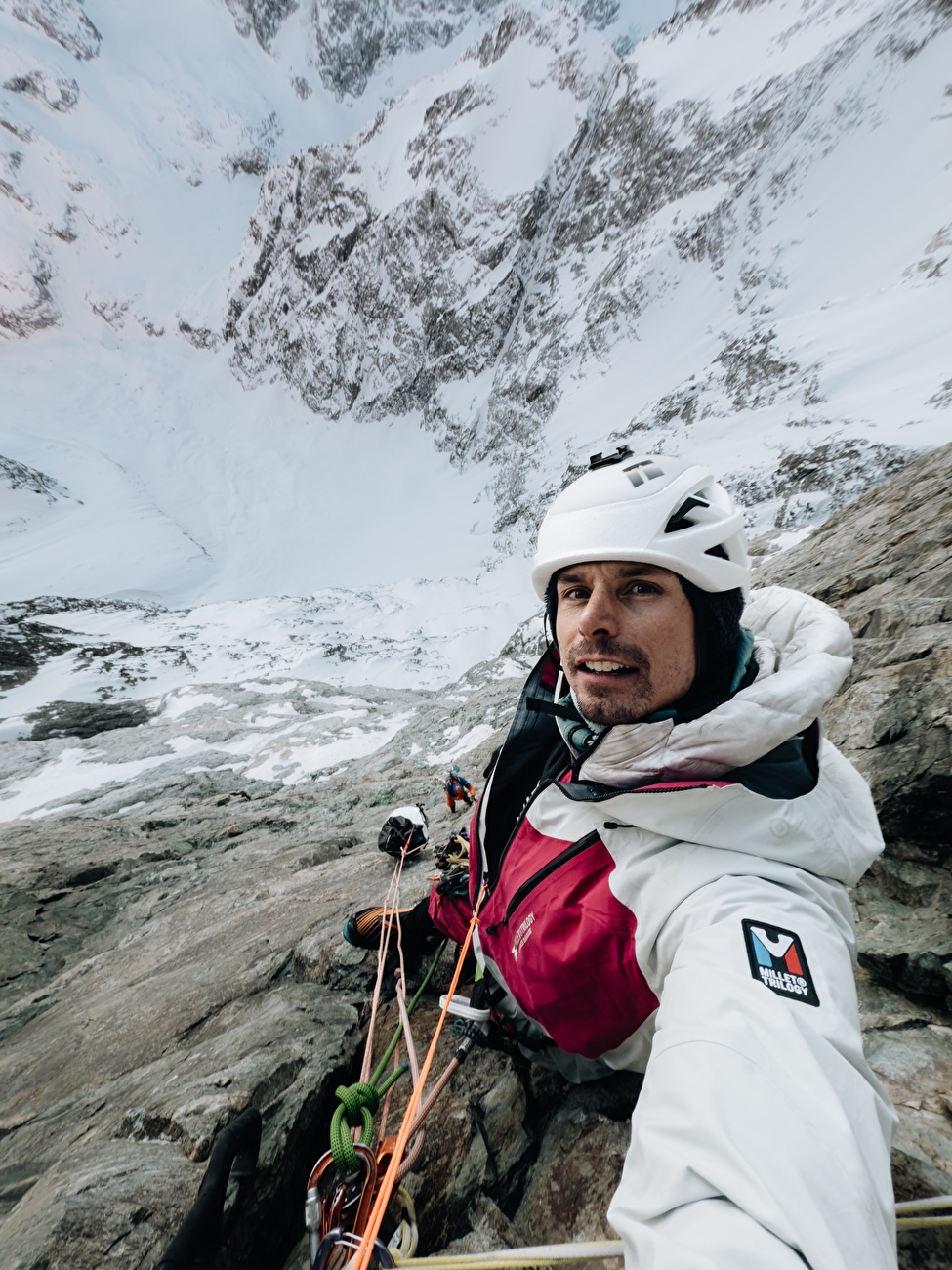 Barre des Écrins, Antoine Bouqueret, Charles Dubouloz - Day 3 while climbing 'Directe Gamma' on the SE Face of Barre des Écrins (Antoine Bouqueret, Charles Dubouloz 28-31/12/2025) Barre des Écrins, Antoine Bouqueret, Charles Dubouloz - Day 3 while climbing 'Directe Gamma' on the SE Face of Barre des Écrins (Antoine Bouqueret, Charles Dubouloz 28-31/12/2025)