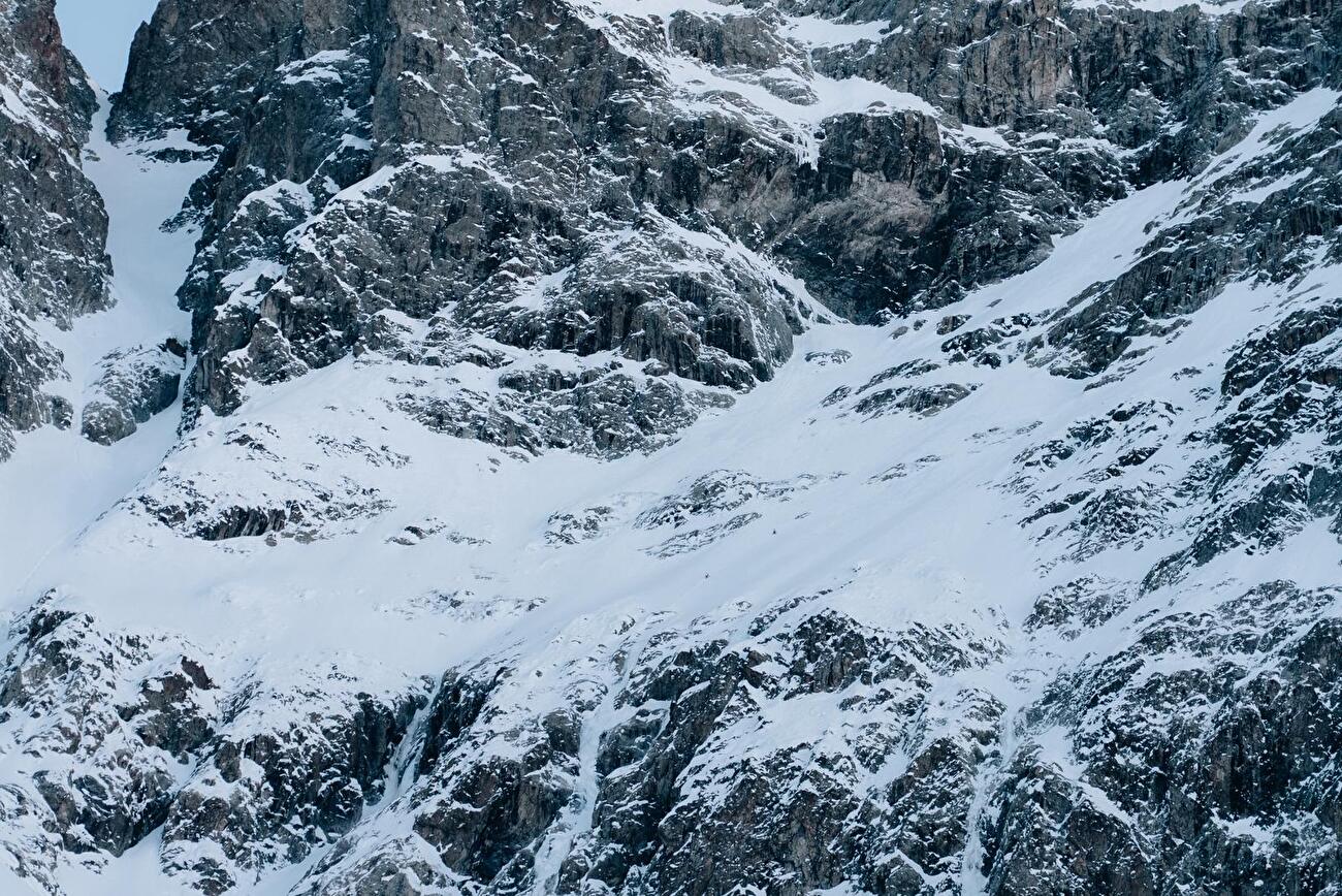 Barre des Écrins, Antoine Bouqueret, Charles Dubouloz - Pitch 2 of 'Directe Gamma' on the SE Face of Barre des Écrins (Antoine Bouqueret, Charles Dubouloz 28-31/12/2025) Barre des Écrins, Antoine Bouqueret, Charles Dubouloz - Pitch 2 of 'Directe Gamma' on the SE Face of Barre des Écrins (Antoine Bouqueret, Charles Dubouloz 28-31/12/2025)