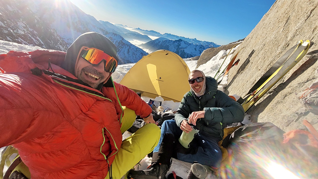 Allain - Leininger Petit Dru, Filip Babicz, Olivier Gajewski - 'Allain-Leininger' route on the north face of Petit Dru: at Rognon du Dru Allain - Leininger Petit Dru, Filip Babicz, Olivier Gajewski - 'Allain-Leininger' route on the north face of Petit Dru: at Rognon du Dru