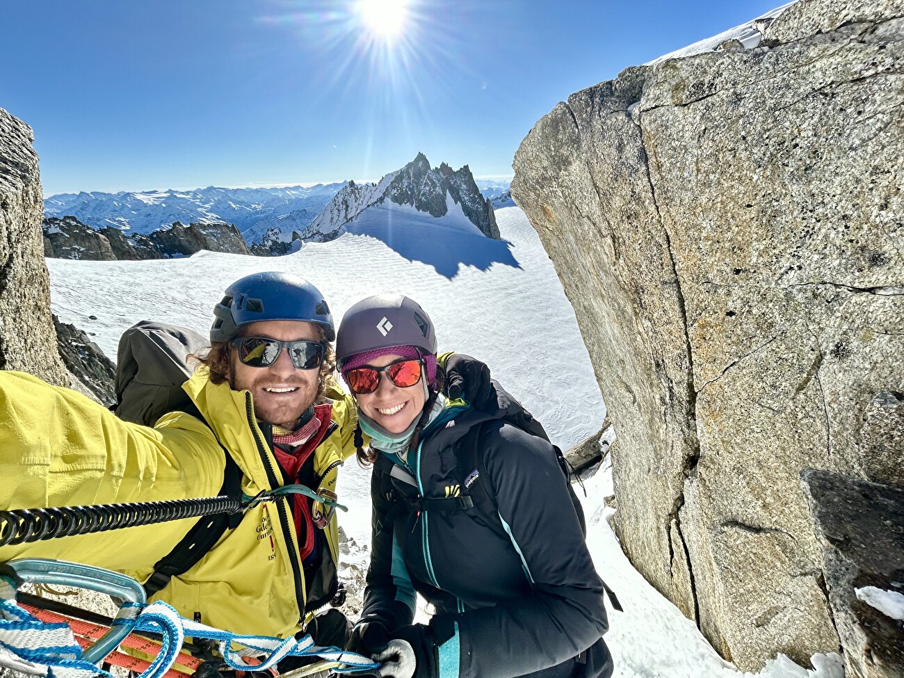 Rognon Vaudano, Mont Blanc, Niccolò Bruni, Federica Furia - La première ascension du 'Facile Facile 2.0' à Rognon Vaudano, Mont Blanc (Niccolò Bruni, Federica Furia, 14/12/2025) Rognon Vaudano, Mont Blanc, Niccolò Bruni, Federica Furia - La première ascension du 'Facile Facile 2.0' à Rognon Vaudano, Mont Blanc (Niccolò Bruni, Federica Furia, 14/12/2025)