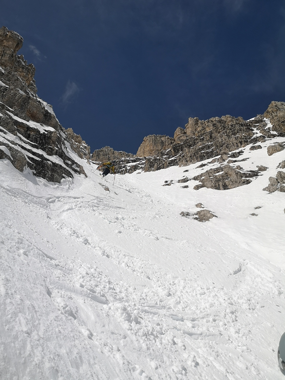 Val Pusteria, Dolomites, Franz Anstein, Davide D'Alpaos, Mirko Forti, Francesco Vascellari - Première descente de la face sud du Crodon di San Candido (2981m), Val Pusteria, Dolomites (Franz Anstein, Davide D'Alpaos, Mirko Forti, Francesco Vascellari, 03/2025) Val Pusteria, Dolomites, Franz Anstein, Davide D'Alpaos, Mirko Forti, Francesco Vascellari - Première descente de la face sud du Crodon di San Candido (2981m), Val Pusteria, Dolomites (Franz Anstein, Davide D'Alpaos, Mirko Forti, Francesco Vascellari, 03/2025)