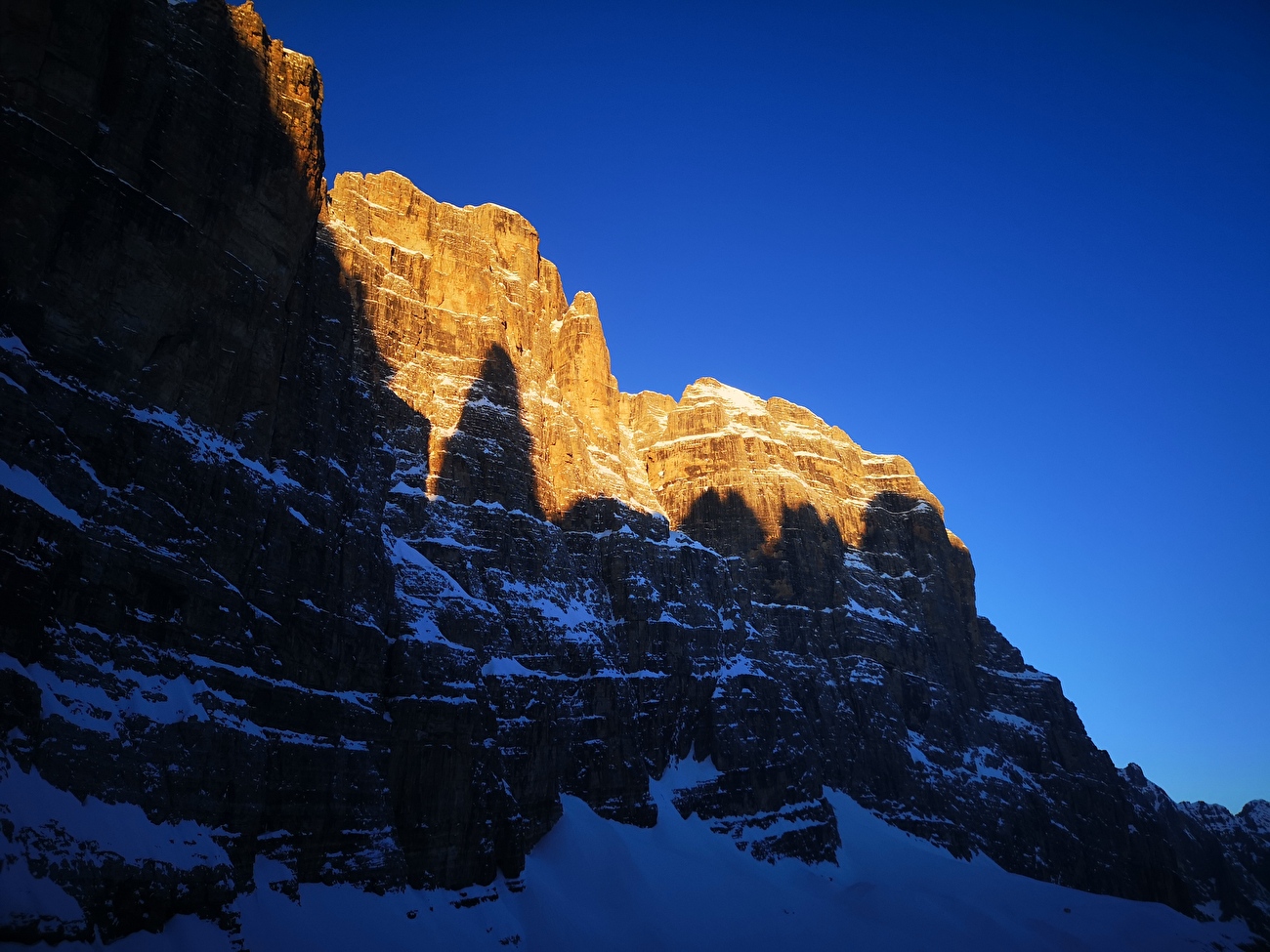 Dolomites de Brenta, Francesco Vascellari - Première descente de la face est de la Cima Garbari (3018m), Dolomites de Brenta (Francesco Vascellari, 04/2025) Dolomites de Brenta, Francesco Vascellari - Première descente de la face est de la Cima Garbari (3018m), Dolomites de Brenta (Francesco Vascellari, 04/2025)