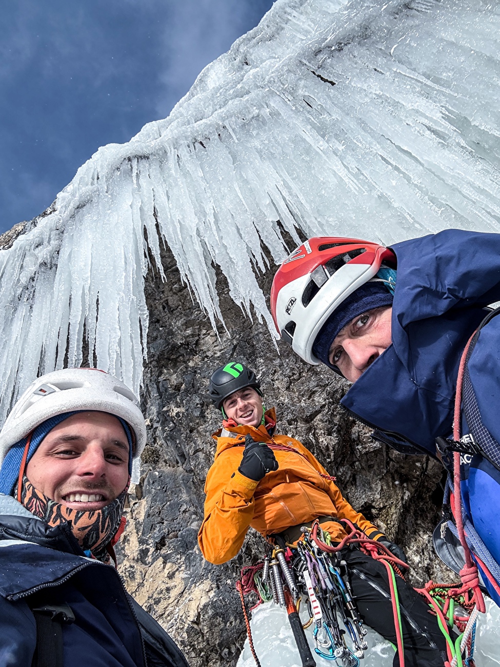 Mantel Ice, Cima Mantello, Rosengarten, Dolomites, Giordano Faletti, Martin Giovanazzi, Davide Miori - Réalisation de la première ascension de 'Mantel Ice' sur Cima Mantello, Rosengarten, Dolomites (Giordano Faletti, Martin Giovanazzi, Davide Miori 01/09/2026) Mantel Ice, Cima Mantello, Rosengarten, Dolomites, Giordano Faletti, Martin Giovanazzi, Davide Miori - Réalisation de la première ascension de 'Mantel Ice' sur Cima Mantello, Rosengarten, Dolomites (Giordano Faletti, Martin Giovanazzi, Davide Miori 01/09/2026)
