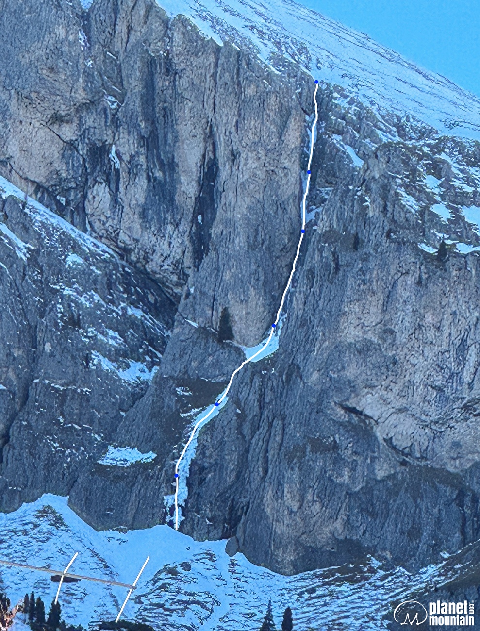Mantel Ice, Cima Mantello, Rosengarten, Dolomites, Giordano Faletti, Martin Giovanazzi, Davide Miori - La ligne de route de 'Mantel Ice' sur Cima Mantello, Rosengarten, Dolomites (Giordano Faletti, Martin Giovanazzi, Davide Miori 01/09/2026) Mantel Ice, Cima Mantello, Rosengarten, Dolomites, Giordano Faletti, Martin Giovanazzi, Davide Miori - La ligne de route de 'Mantel Ice' sur Cima Mantello, Rosengarten, Dolomites (Giordano Faletti, Martin Giovanazzi, Davide Miori 01/09/2026)