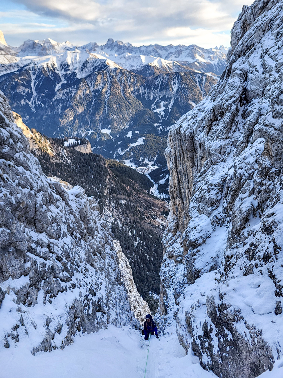 Mantel Ice, Cima Mantello, Rosengarten, Dolomites, Giordano Faletti, Martin Giovanazzi, Davide Miori - Terrain d'escalade 5 de 'Mantel Ice' sur Cima Mantello, Rosengarten, Dolomites (Giordano Faletti, Martin Giovanazzi, Davide Miori 09/01/2026) Mantel Ice, Cima Mantello, Rosengarten, Dolomites, Giordano Faletti, Martin Giovanazzi, Davide Miori - Terrain d'escalade 5 de 'Mantel Ice' sur Cima Mantello, Rosengarten, Dolomites (Giordano Faletti, Martin Giovanazzi, Davide Miori 09/01/2026)