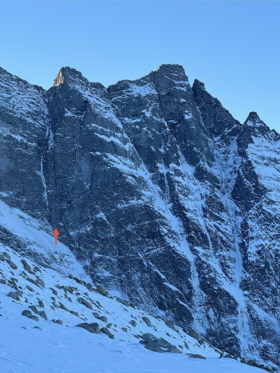 Schutzengelweg, Sagwand, Valsertal, Martin Sieberer, Lukas Waldner - Martin Sieberer et Lukas Waldner effectuent la première ascension hivernale du 'Schutzengelweg' sur la face nord de Sagwandspitze dans le Valsertal, Autriche, le 20/01/2026 Schutzengelweg, Sagwand, Valsertal, Martin Sieberer, Lukas Waldner - Martin Sieberer et Lukas Waldner effectuent la première ascension hivernale du 'Schutzengelweg' sur la face nord de Sagwandspitze dans le Valsertal, Autriche, le 20/01/2026
