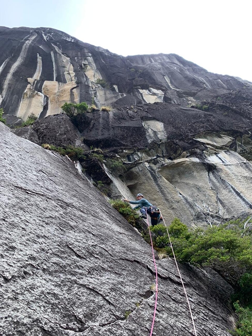 La Zaranda, Patagonie, Chili, Raimundo De Andraca, Fernanda Carabias - La première ascension de « Sans obstacles, il n'y a pas de chemin » à La Zaranda, Patagonie, Chili (Raimundo De Andraca, Fernanda Carabias) La Zaranda, Patagonie, Chili, Raimundo De Andraca, Fernanda Carabias - La première ascension de « Sans obstacles, il n'y a pas de chemin » à La Zaranda, Patagonie, Chili (Raimundo De Andraca, Fernanda Carabias)