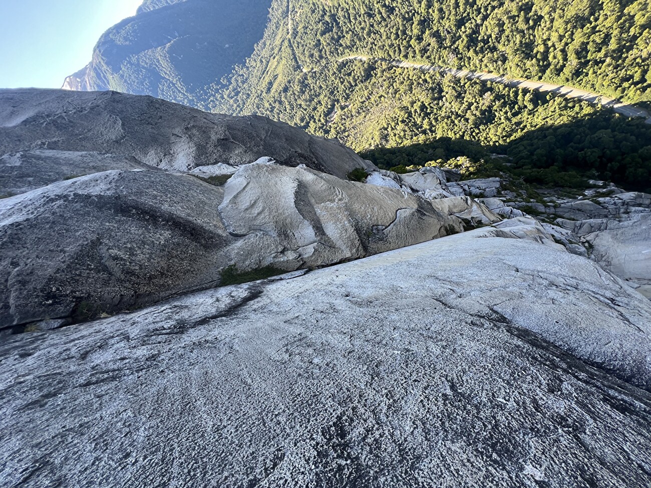 La Zaranda, Patagonie, Chili, Raimundo De Andraca, Fernanda Carabias - La première ascension de « Sans obstacles, il n'y a pas de chemin » à La Zaranda, Patagonie, Chili (Raimundo De Andraca, Fernanda Carabias) La Zaranda, Patagonie, Chili, Raimundo De Andraca, Fernanda Carabias - La première ascension de « Sans obstacles, il n'y a pas de chemin » à La Zaranda, Patagonie, Chili (Raimundo De Andraca, Fernanda Carabias)