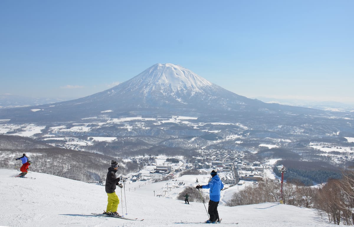 Le nombre de stations de ski au Japon atteint un nouveau plus bas
