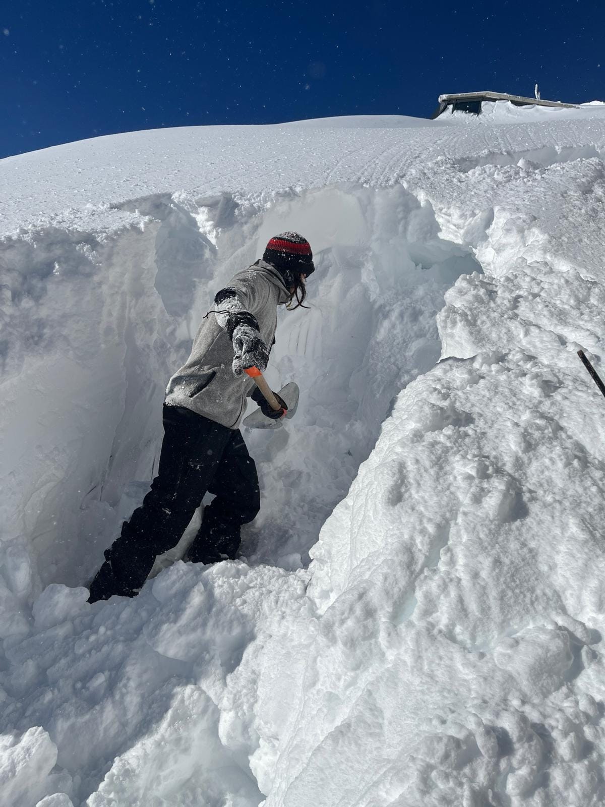 Un risque élevé d'avalanche fait suite à d'énormes chutes de neige dans les Alpes et les Pyrénées