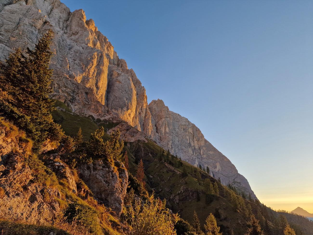 Madre Roccia, Marmolada, Iris Bielli, Matteo Della Bordella, Massimo Faletti, Maurizio Giordani - Lors de la première ascension de 'Madre Roccia' sur la face sud de la Marmolada, Dolomites (Iris Bielli, Matteo Della Bordella, Massimo Faletti, Maurizio Giordani 2022-2023) Madre Roccia, Marmolada, Iris Bielli, Matteo Della Bordella, Massimo Faletti, Maurizio Giordani - Lors de la première ascension de 'Madre Roccia' sur la face sud de la Marmolada, Dolomites (Iris Bielli, Matteo Della Bordella, Massimo Faletti, Maurizio Giordani 2022-2023)