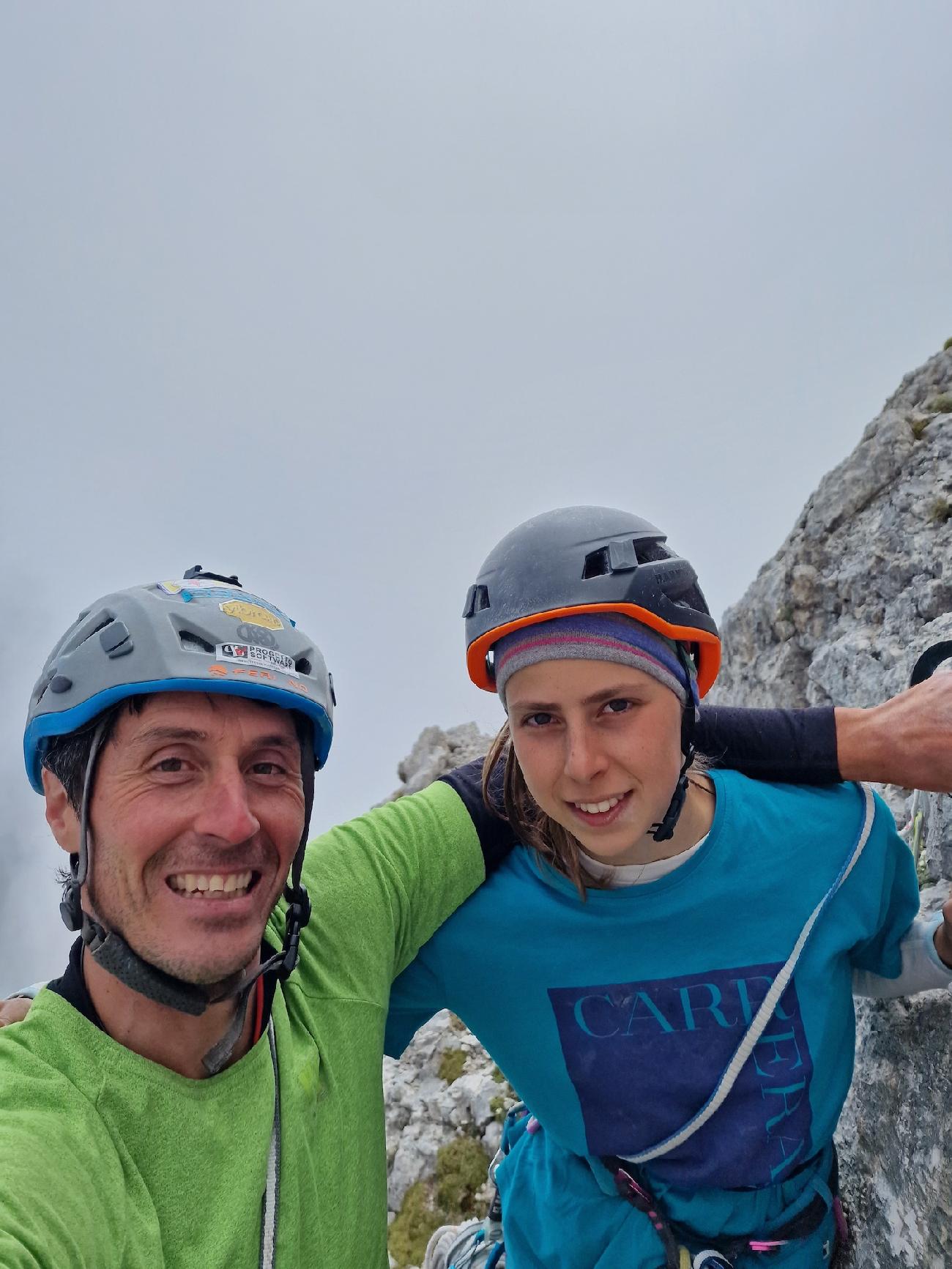 Madre Roccia, Marmolada, Iris Bielli, Matteo Della Bordella, Massimo Faletti, Maurizio Giordani - Matteo Della Bordella et Iris Bielli lors de la première ascension de 'Madre Roccia' sur la face sud de Marmolada, Dolomites (Iris Bielli, Matteo Della Bordella, Massimo Faletti, Maurizio Giordani 2022-2023) Madre Roccia, Marmolada, Iris Bielli, Matteo Della Bordella, Massimo Faletti, Maurizio Giordani - Matteo Della Bordella et Iris Bielli lors de la première ascension de 'Madre Roccia' sur la face sud de Marmolada, Dolomites (Iris Bielli, Matteo Della Bordella, Massimo Faletti, Maurizio Giordani 2022-2023)