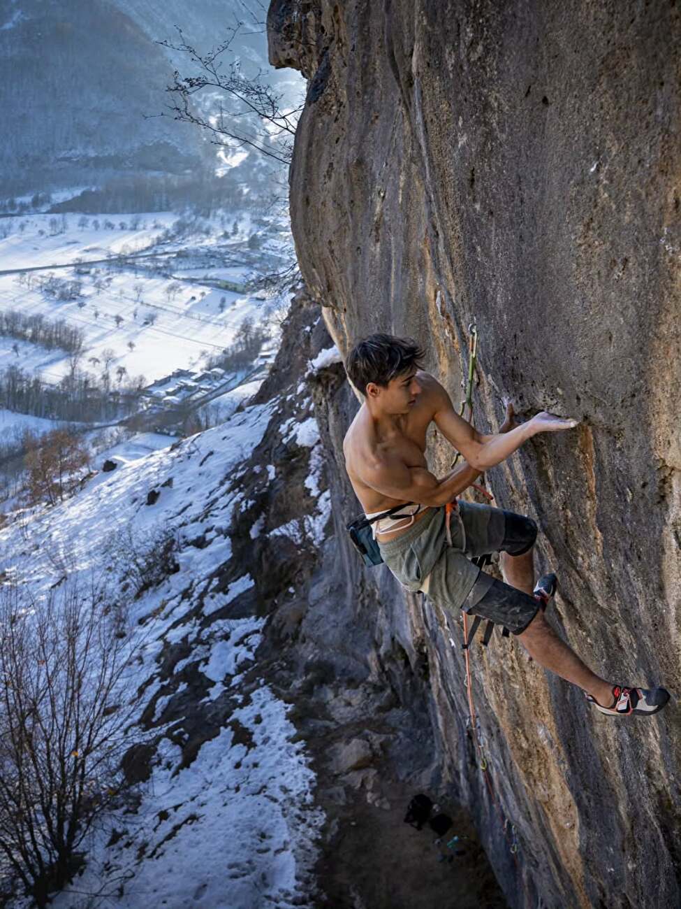 Gianluca Vighetti Lapsus Andonno - Gianluca Vighetti envoie 'Lapsus' (9a+) à Andonno le 22/11/2025 Gianluca Vighetti Lapsus Andonno - Gianluca Vighetti envoie 'Lapsus' (9a+) à Andonno le 22/11/2025