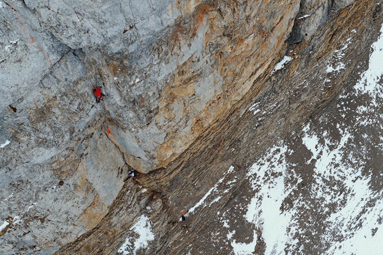 Tête aux Chamois, Suisse, Melanie Grünwald,Fay Manners - Fay Manners et Melanie Grünwald réalisent la première ascension de 'Elles Aussi' sur la face nord de Tête aux Chamois, Suisse, janvier 2026 Tête aux Chamois, Suisse, Melanie Grünwald,Fay Manners - Fay Manners et Melanie Grünwald réalisent la première ascension de 'Elles Aussi' sur la face nord de Tête aux Chamois, Suisse, janvier 2026