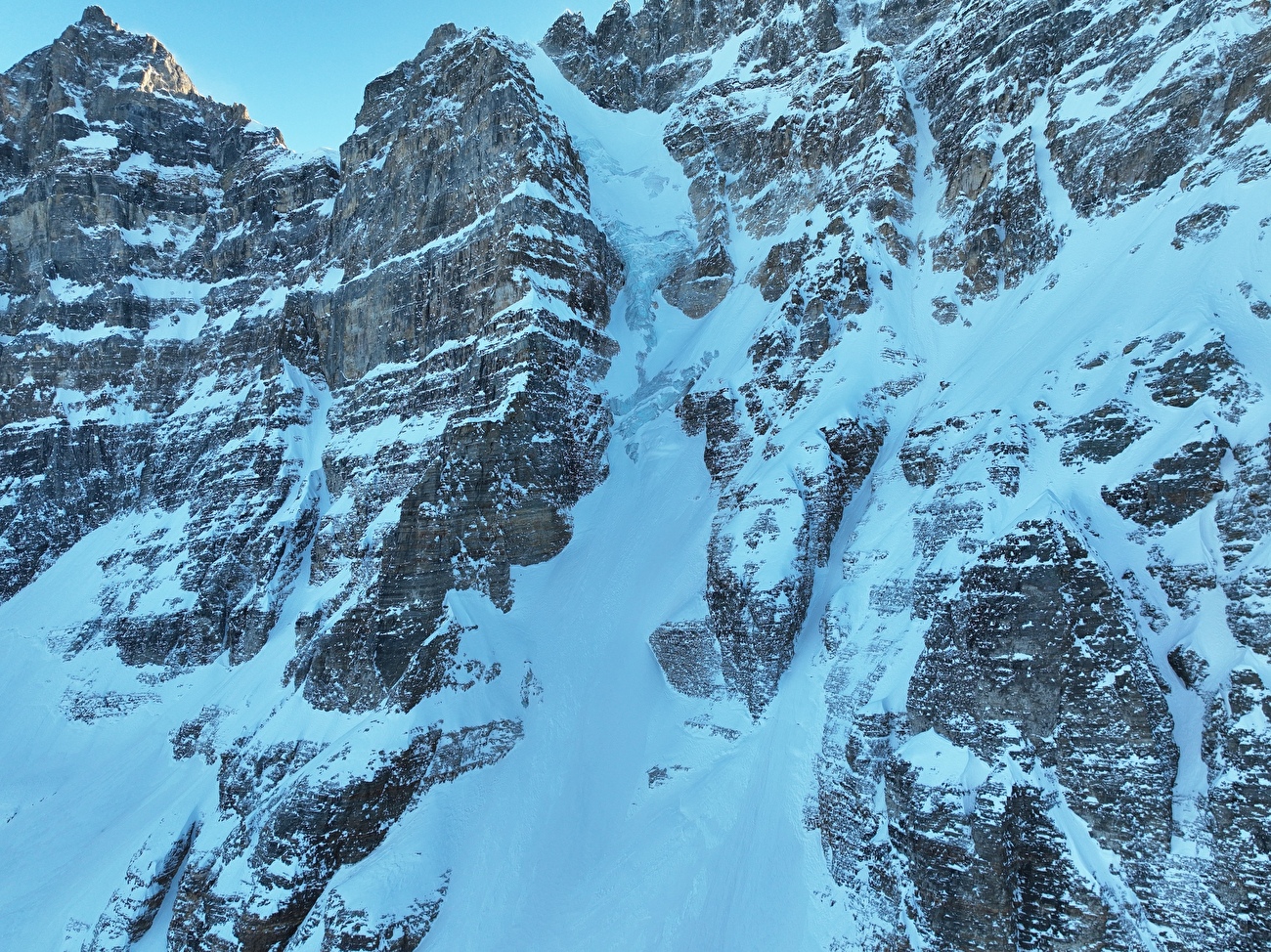 Mount Deltaform Canada, Brette Harrington, Christina Lustenberger, Gee Pierrel - La première descente à ski du glacier nord du mont Deltaform au Canada (Brette Harrington, Christina Lustenberger, Gee Pierrel 18/01/2026) Mount Deltaform Canada, Brette Harrington, Christina Lustenberger, Gee Pierrel - La première descente à ski du glacier nord du mont Deltaform au Canada (Brette Harrington, Christina Lustenberger, Gee Pierrel 18/01/2026)