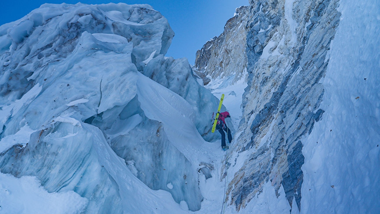 Mount Deltaform Canada, Brette Harrington, Christina Lustenberger, Gee Pierrel - La première descente à ski du glacier nord du mont Deltaform au Canada (Brette Harrington, Christina Lustenberger, Gee Pierrel 18/01/2026) Mount Deltaform Canada, Brette Harrington, Christina Lustenberger, Gee Pierrel - La première descente à ski du glacier nord du mont Deltaform au Canada (Brette Harrington, Christina Lustenberger, Gee Pierrel 18/01/2026)