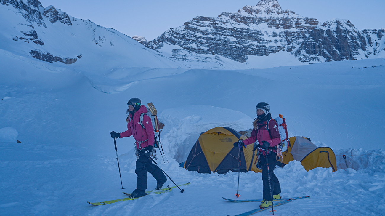 Mount Deltaform Canada, Brette Harrington, Christina Lustenberger, Gee Pierrel - La première descente à ski du glacier nord du mont Deltaform au Canada (Brette Harrington, Christina Lustenberger, Gee Pierrel 18/01/2026) Mount Deltaform Canada, Brette Harrington, Christina Lustenberger, Gee Pierrel - La première descente à ski du glacier nord du mont Deltaform au Canada (Brette Harrington, Christina Lustenberger, Gee Pierrel 18/01/2026)