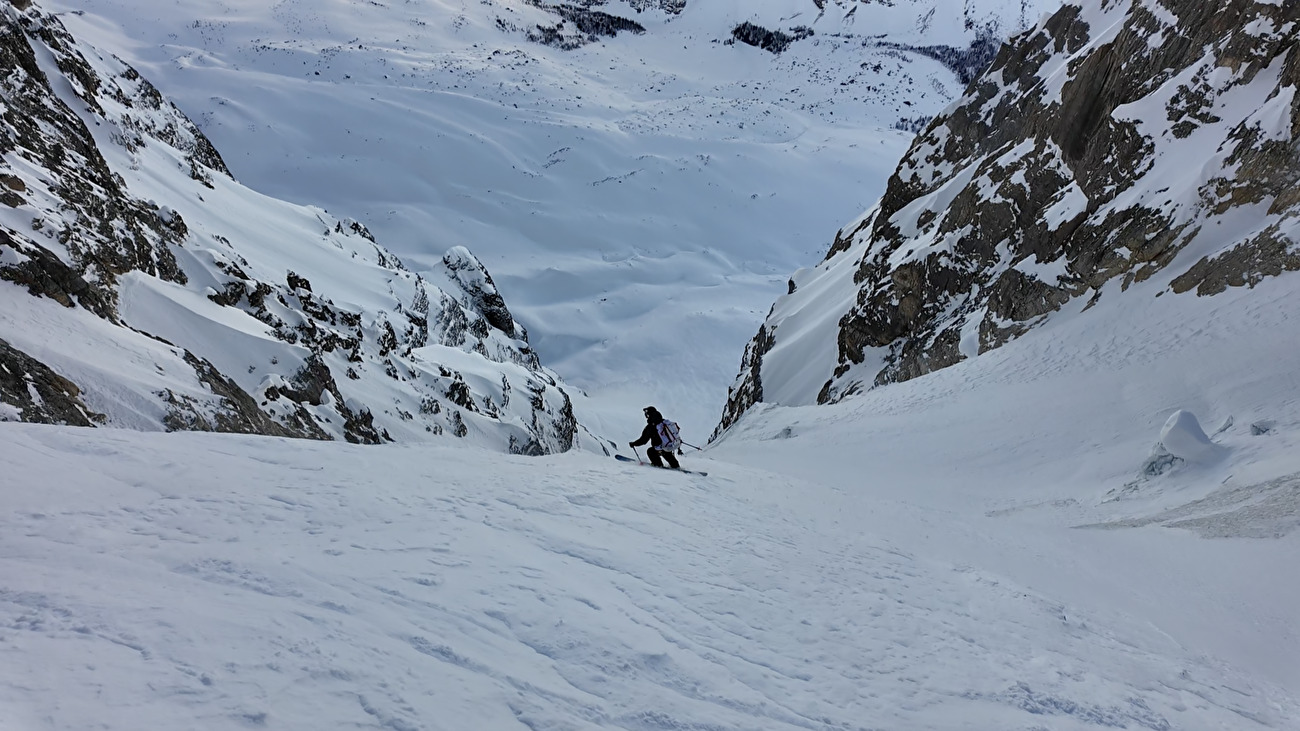 Mount Deltaform Canada, Brette Harrington, Christina Lustenberger, Gee Pierrel - La première descente à ski du glacier nord du mont Deltaform au Canada (Brette Harrington, Christina Lustenberger, Gee Pierrel 18/01/2026) Mount Deltaform Canada, Brette Harrington, Christina Lustenberger, Gee Pierrel - La première descente à ski du glacier nord du mont Deltaform au Canada (Brette Harrington, Christina Lustenberger, Gee Pierrel 18/01/2026)