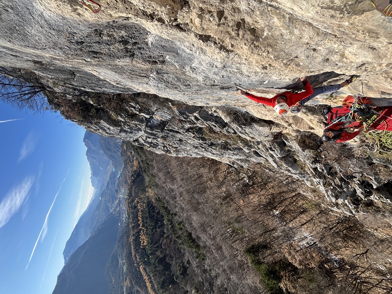 Petit Petò, paroi de Covelo, Valle del Sarca - La première ascension du 'Petit Petò' sur la paroi de Covelo dans la Valle del Sarca, Italie (Martin Giovanazzi, Elio Mazzalai, Sebastiano Merz, Mauro Zanon 2025) Petit Petò, paroi de Covelo, Valle del Sarca - La première ascension du 'Petit Petò' sur la paroi de Covelo dans la Valle del Sarca, Italie (Martin Giovanazzi, Elio Mazzalai, Sebastiano Merz, Mauro Zanon 2025)