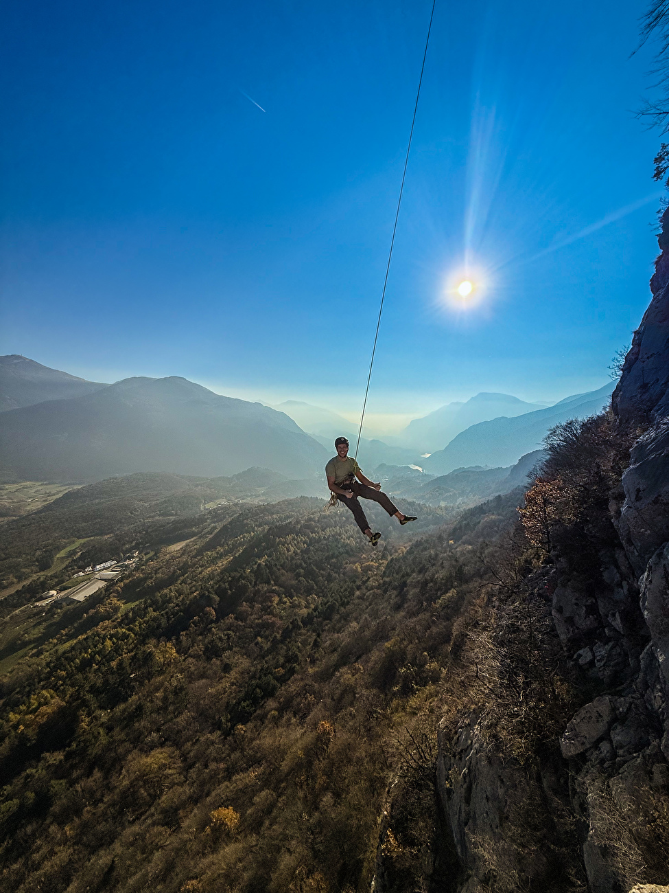 Petit Petò, paroi de Covelo, Valle del Sarca - La première ascension du 'Petit Petò' sur la paroi de Covelo dans la Valle del Sarca, Italie (Martin Giovanazzi, Elio Mazzalai, Sebastiano Merz, Mauro Zanon 2025) Petit Petò, paroi de Covelo, Valle del Sarca - La première ascension du 'Petit Petò' sur la paroi de Covelo dans la Valle del Sarca, Italie (Martin Giovanazzi, Elio Mazzalai, Sebastiano Merz, Mauro Zanon 2025)