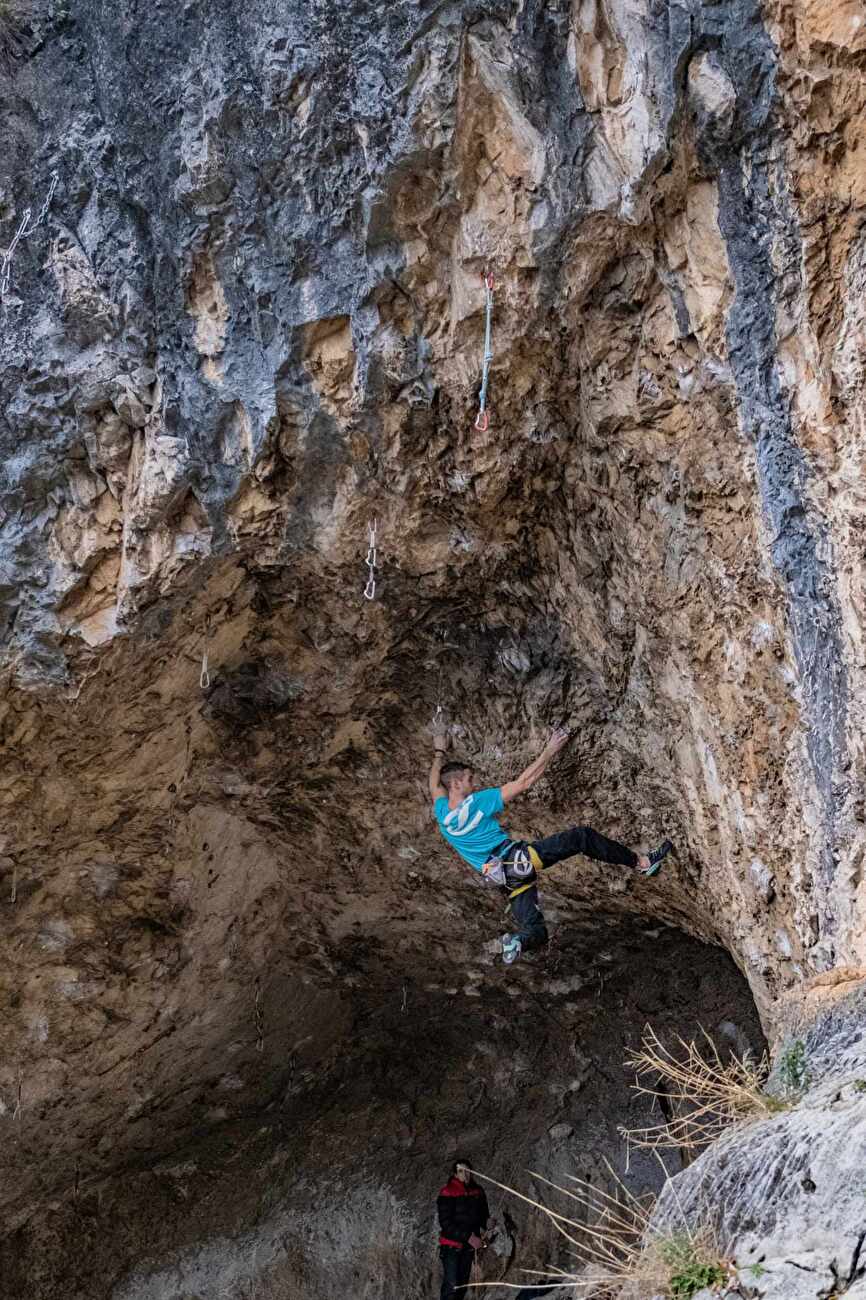 Davide Picco - Davide Picco escalade 'Sansjki par extension' (9a) à Mišja peč en Slovénie Davide Picco - Davide Picco escalade 'Sansjki par extension' (9a) à Mišja peč en Slovénie