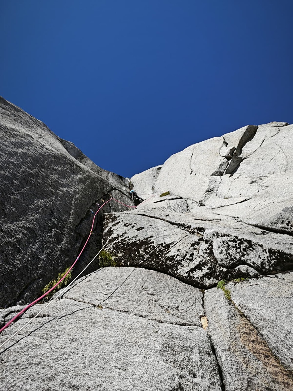 Vallée de Cochamó Chili, Cerro Walwalun, Mirco Grasso, Jernej Kruder - Réalisation de la première ascension du 'Tarock' sur le Cerro Walwalün dans la vallée de Cochamó, Chili (Mirco Grasso, Jernej Kruder 02/2026) Vallée de Cochamó Chili, Cerro Walwalun, Mirco Grasso, Jernej Kruder - Réalisation de la première ascension du 'Tarock' sur le Cerro Walwalün dans la vallée de Cochamó, Chili (Mirco Grasso, Jernej Kruder 02/2026)