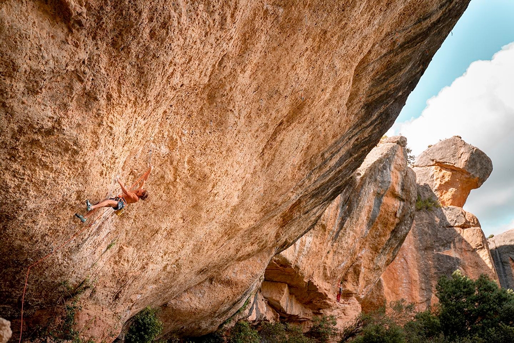 Alex Megos réalise la première ascension de The Full Journey (9b) à Margalef - 