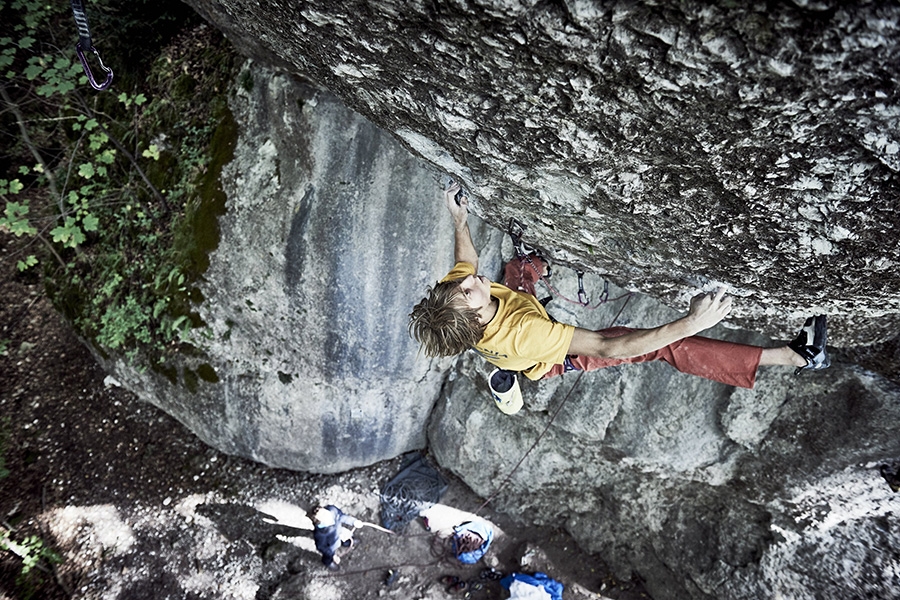 Alex Megos, Frankenjura, Germania, Allemagne - Alexander Megos escalade Action Directe, Wolfgang Güllich's 9a au Waldfkopf dans le Frankenjura, Allemagne
