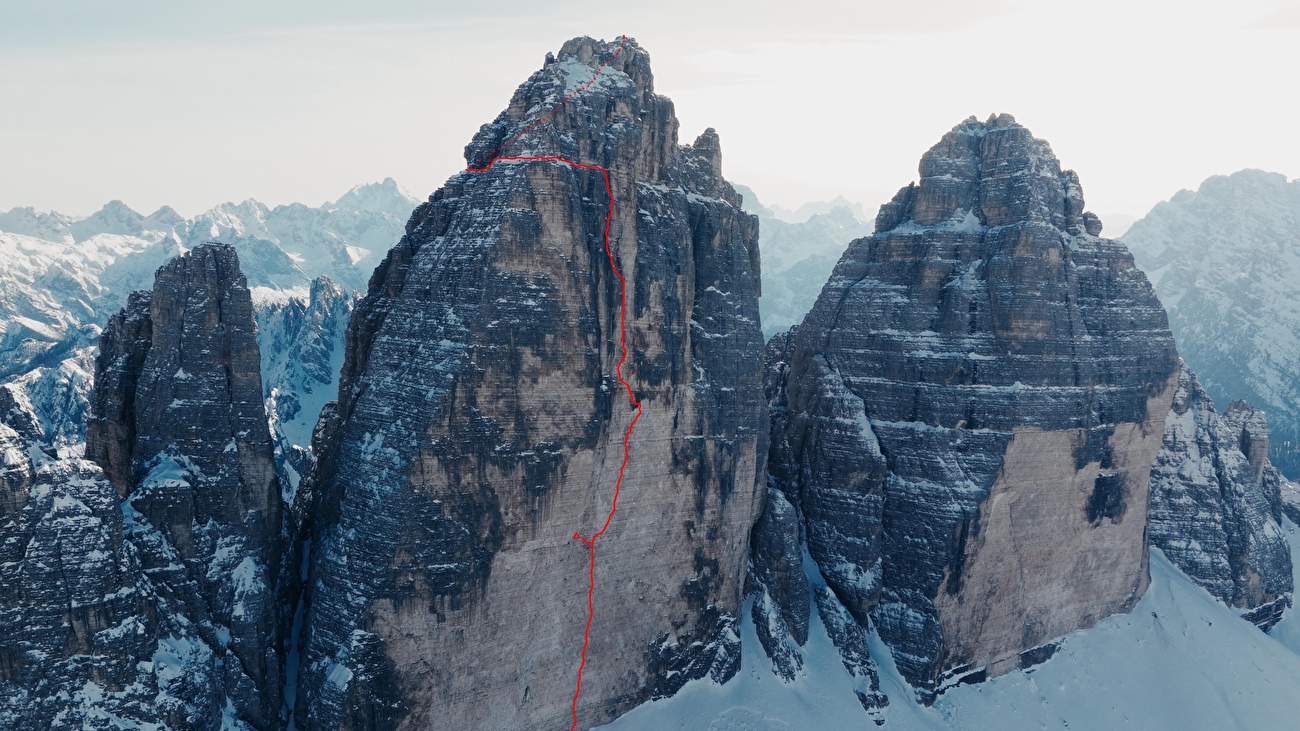 Simon Gietl Tre Cime di Lavaredo - La ligne de 'Das Phantom der Zinne' sur la Cima Grande di Lavaredo, Dolomites, gravie en solo et en hiver par Simon Gietl (5-6/03/2026)