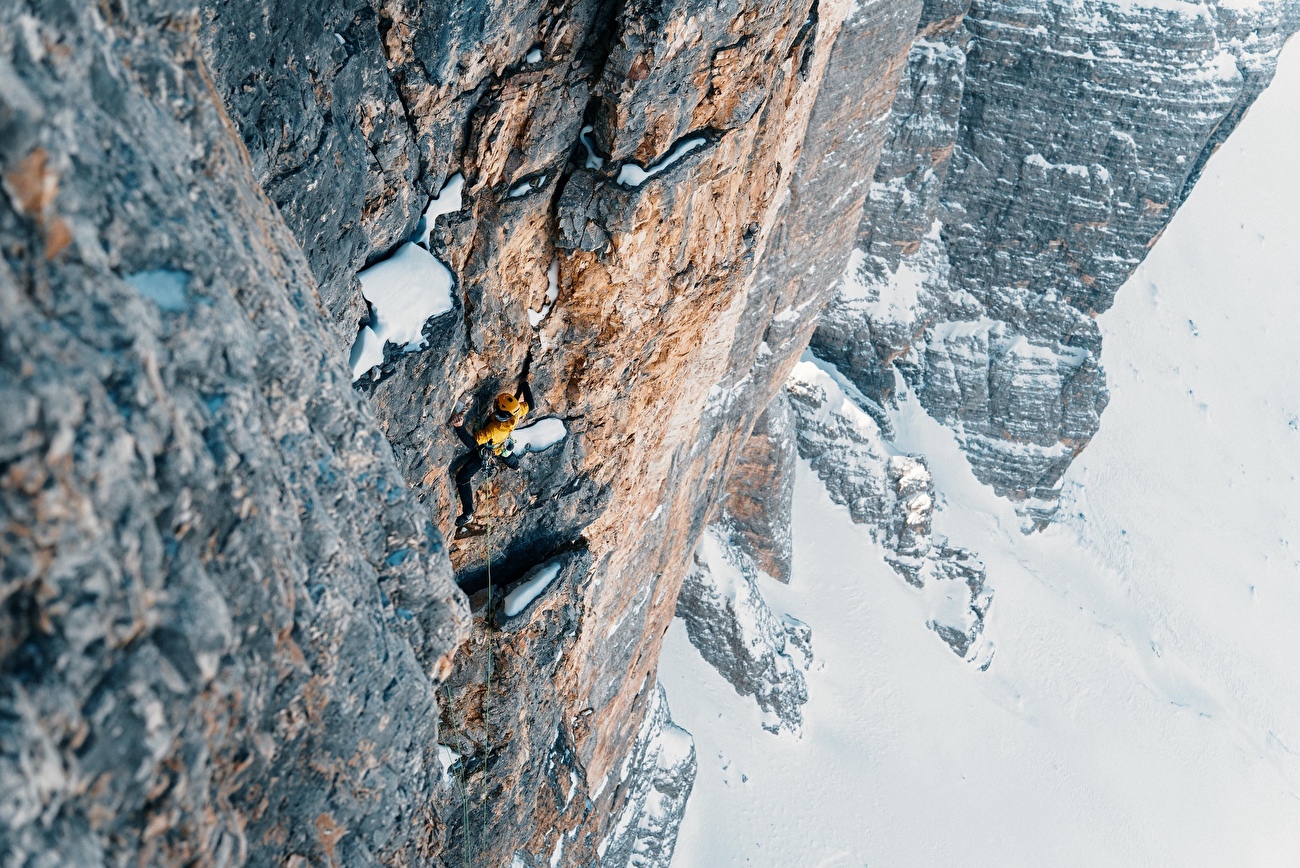 Simon Gietl Tre Cime di Lavaredo - Simon Gietl effectue son ascension hivernale en solitaire de 'Das Phantom der Zinne' sur la Cima Grande di Lavaredo, Dolomites 5-6/03/2026