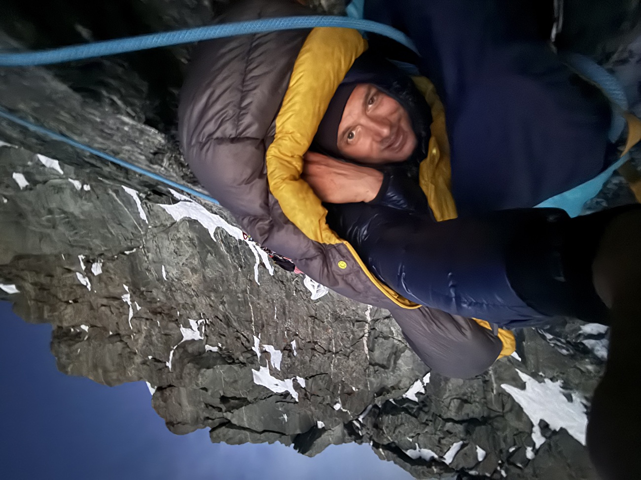 Matterhorn Giuseppe Vidoni - Giuseppe Vidoni au premier bivouac du Pilastro dei Fiori lors de son ascension hivernale en solitaire du Cervin via les ascensions 'Padre Pio' et 'Une Échelle Vers le Ciel' (04-06/03/2026)