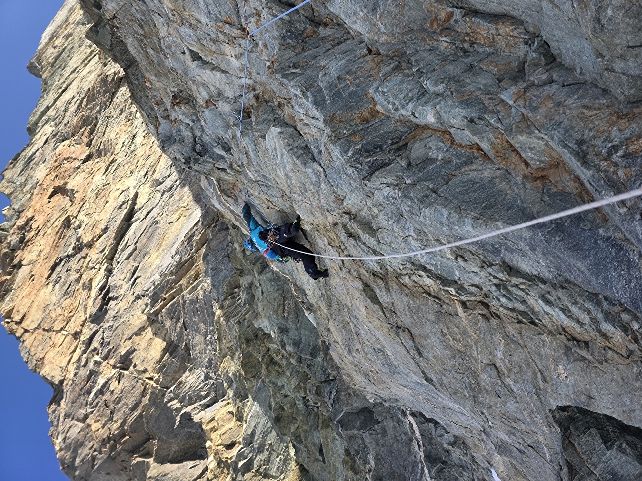 Matterhorn Zmutt, Matteo Della Bordella, Giacomo Mauri - L'ascension hivernale de la route 'Gogna-Cerruti' sur le nez Zmutt du Cervin (Matteo Della Bordella, Giacomo Mauri 07-08/03/2026)