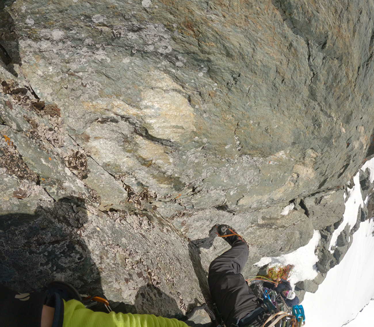 Grossglockner, Autriche, Radoslav Groh, Juraj Koreň - Terrain 8 lors de la première ascension du 'Kaiser Direct' sur la face sud du Großglockner en Autriche (Radoslav Groh, Juraj Koreň 03/07/2026)