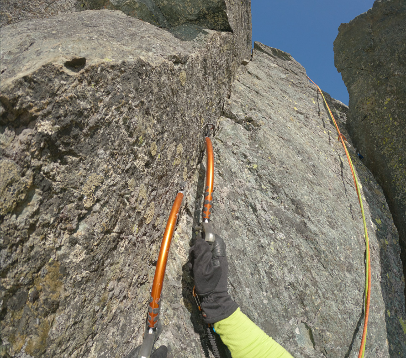 Grossglockner, Autriche, Radoslav Groh, Juraj Koreň - Pitch 8 de 'Kaiser Direct' sur la face sud du Großglockner en Autriche (Radoslav Groh, Juraj Koreň 03/07/2026)