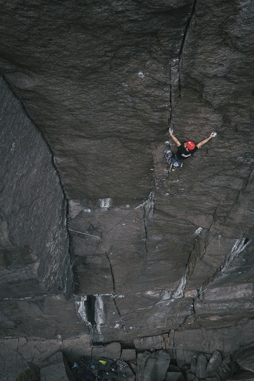 Connor Herson Crown Royale Jøssingfjord - Connor Herson effectue la troisième ascension de la « Crown Royale » à Jøssingfjord en Norvège, août 2025