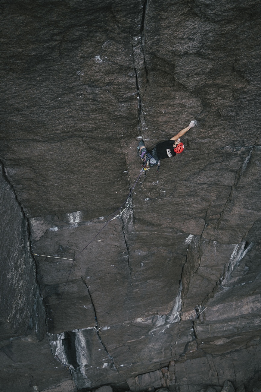 Connor Herson Crown Royale Jøssingfjord - Connor Herson effectue la troisième ascension de la « Crown Royale » à Jøssingfjord en Norvège, août 2025