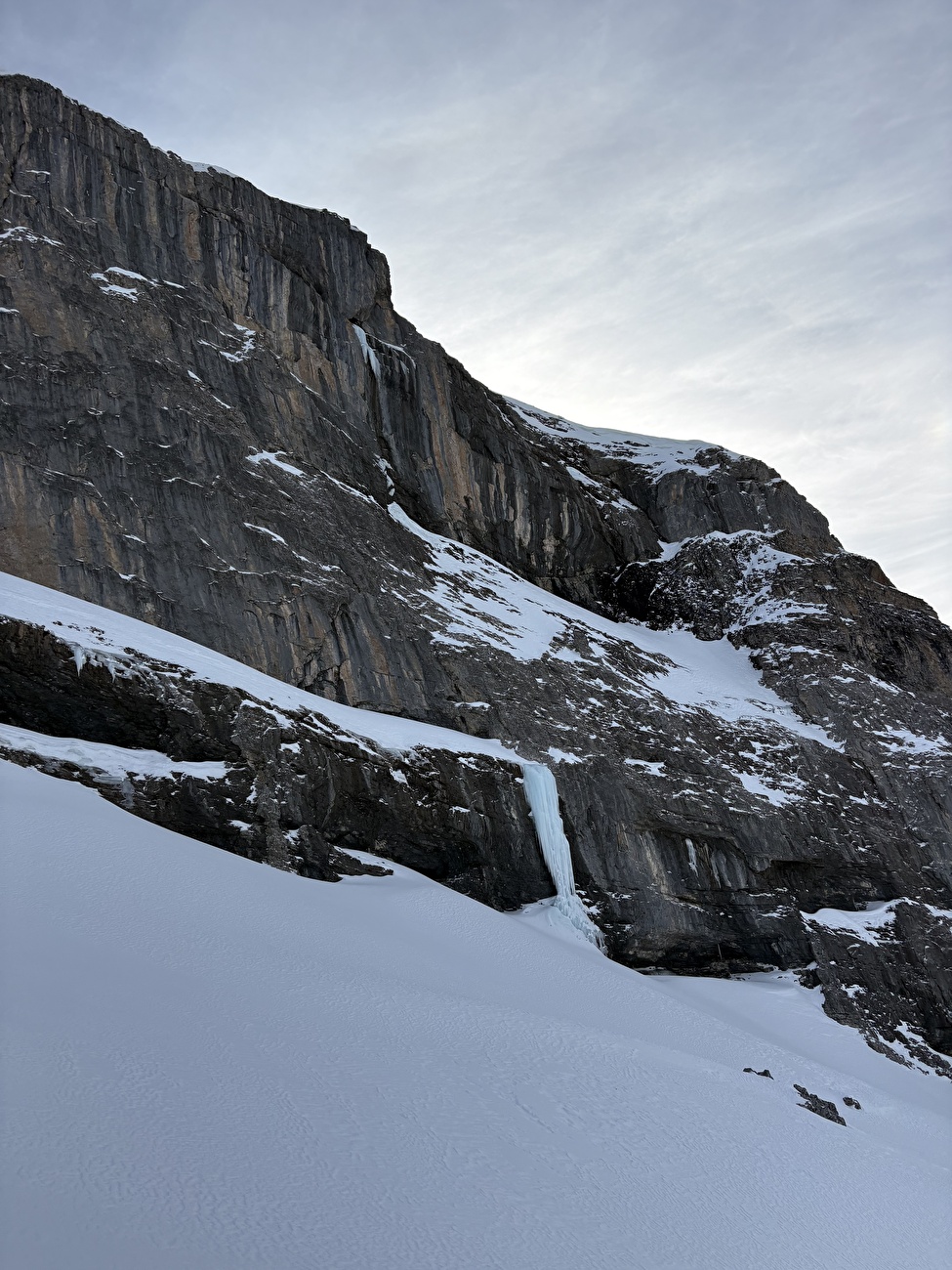Yannick Glatthard - Yannick Glatthard réalise la première ascension du Yannick Glatthard - Yannick Glatthard réalise la première ascension du