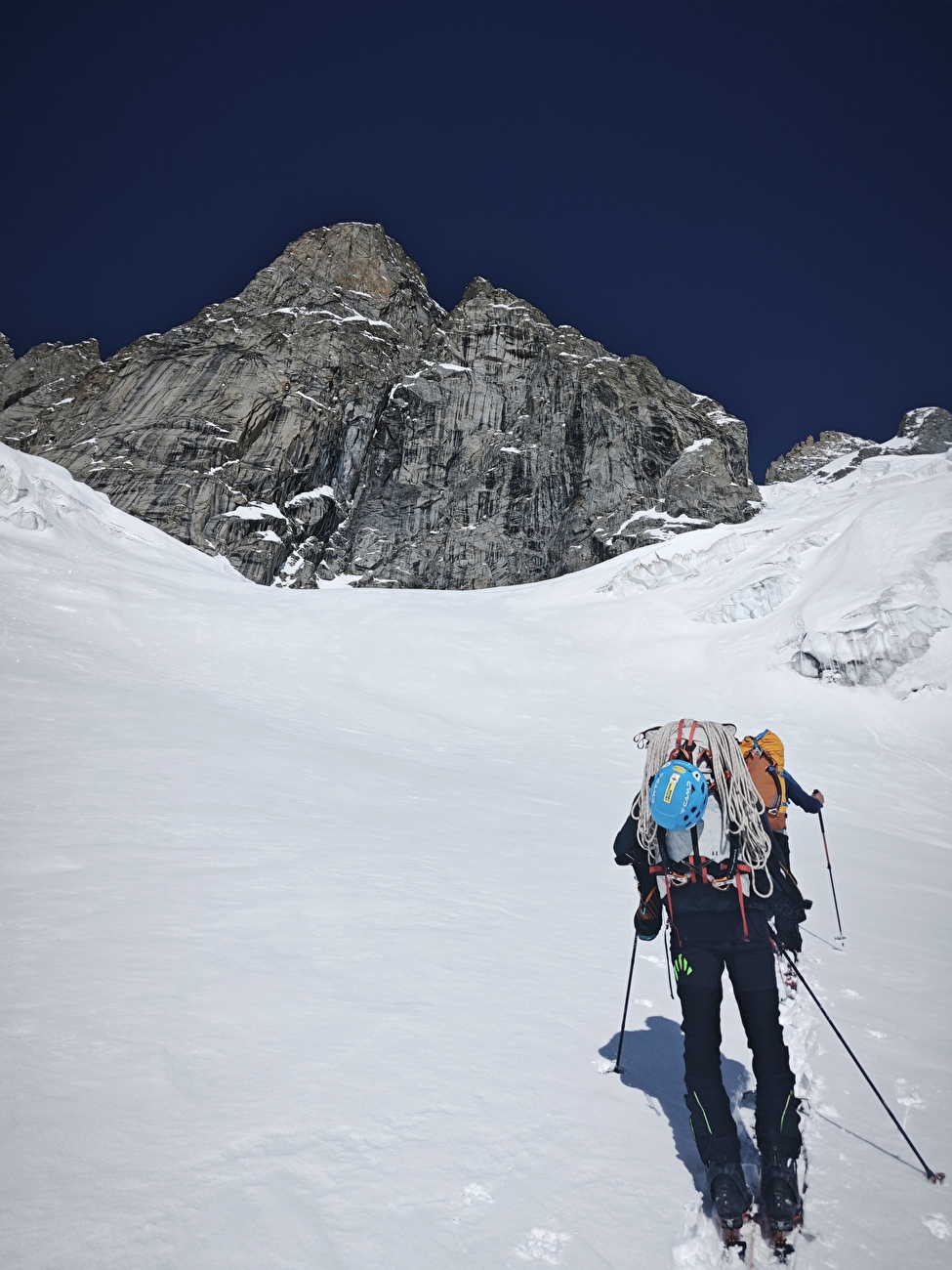 Petites Jorasses, Mont Blanc, Matteo Della Bordella, Mirco Grasso, Giacomo Mauri - La première ascension du 'Mutante' en face sud des Petites Jorasses (Matteo Della Bordella, Mirco Grasso, Giacomo Mauri 19-20/03/2026) Petites Jorasses, Mont Blanc, Matteo Della Bordella, Mirco Grasso, Giacomo Mauri - La première ascension du 'Mutante' en face sud des Petites Jorasses (Matteo Della Bordella, Mirco Grasso, Giacomo Mauri 19-20/03/2026)