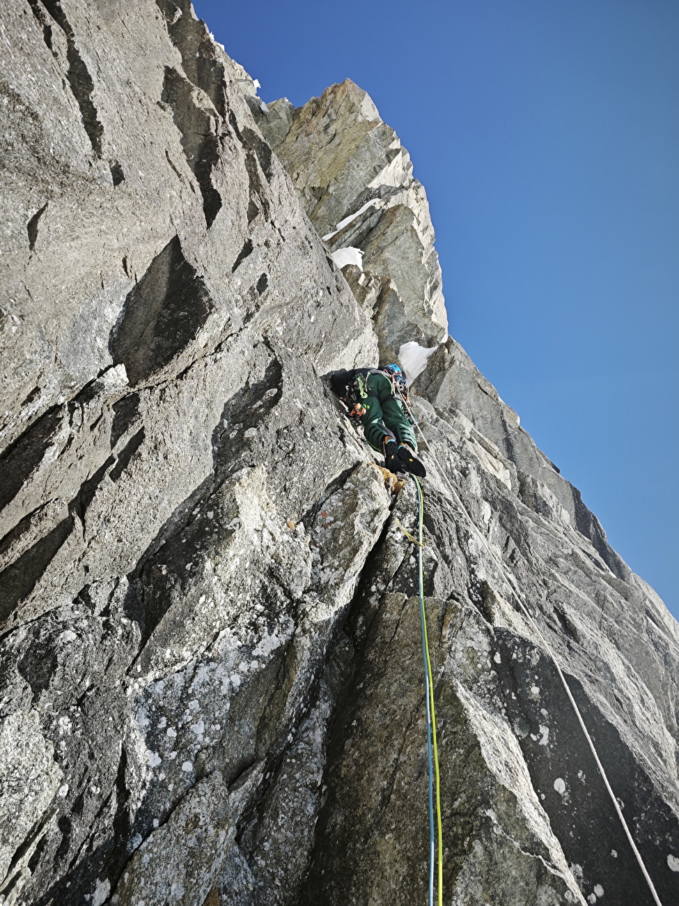 Petites Jorasses, Mont Blanc, Matteo Della Bordella, Mirco Grasso, Giacomo Mauri - La première ascension du 'Mutante' en face sud des Petites Jorasses (Matteo Della Bordella, Mirco Grasso, Giacomo Mauri 19-20/03/2026) Petites Jorasses, Mont Blanc, Matteo Della Bordella, Mirco Grasso, Giacomo Mauri - La première ascension du 'Mutante' en face sud des Petites Jorasses (Matteo Della Bordella, Mirco Grasso, Giacomo Mauri 19-20/03/2026)